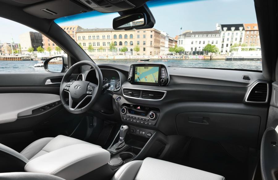 Торпедо Hyundai Tucson (TL) 2018 года  (WW) (фото 13 из 40)